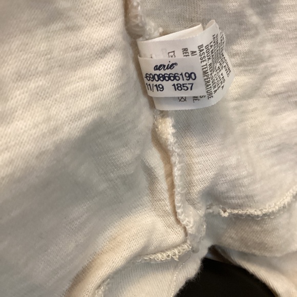 Aerie Love Me, Love Me Not Graphic Tee Shirt Size Medium - Picture 8 of 8